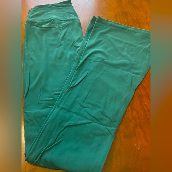 NWOT Sunzel Butterflycra High Waist Mini Flared Yoga Pants for Yoga Workout Gym - Picture 7 of 14